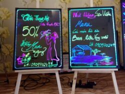 Bảng dạ quang (bảng huỳnh quang) kết hợp giá gỗ ĐQ